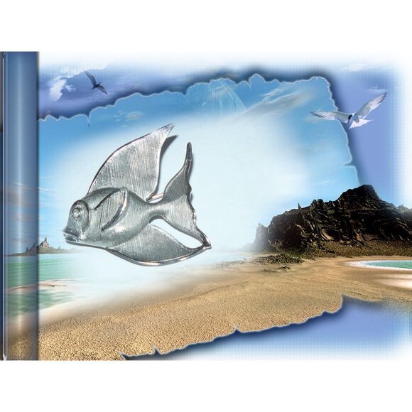 Quality Made Silver Tone Metal Textured Fish Brooch - Picture 7 of 7